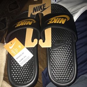Nike Benassi JDI slides